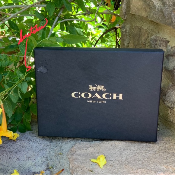 Coach monogram Black/metallic blue wristlet - Picture 16 of 16